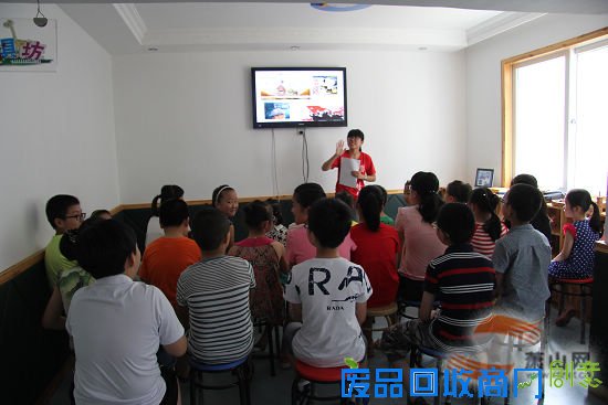 小鬼当家犯了愁 大学生进社区支教来搞定