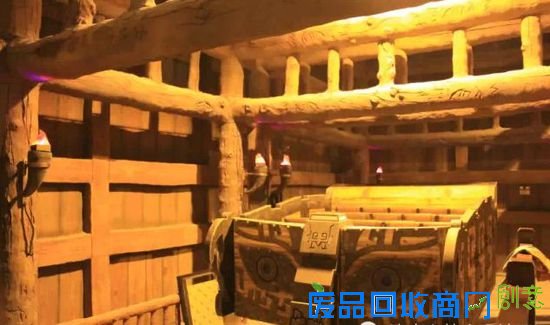 女娲补天利用了现场实景特效、立体电影、机械特技、动感平台等技术，综合了巨幕、环幕4D电影、多自由度动感游览车等多项高科技游乐设施，游客可以乘坐动感览车跟随女娲击败猛兽，夺回五彩石补天。