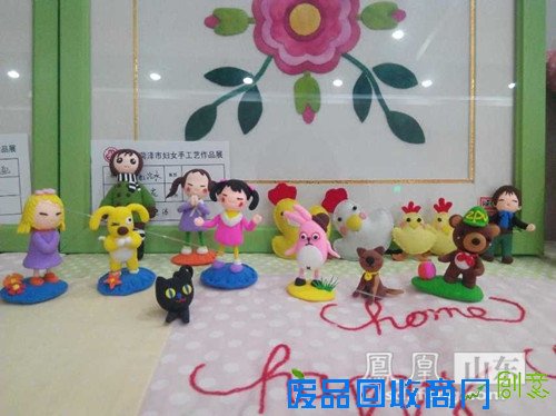 市图书馆举办首届手工艺作品展