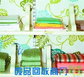 一块木板能够变化成实用的家居用品,为你家带来新意,既温馨又时尚。而且,这些木工活纯属初级水平,可操作性非常强,心动不如行动,现在就挽起袖子,把爱家装扮一下吧。