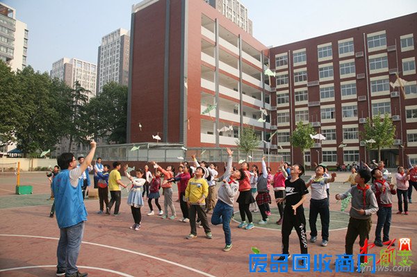 郑州市流动青少年宫走进二七区棉纺路小学