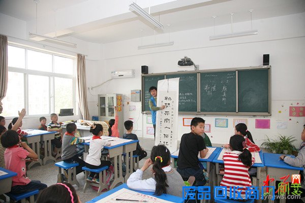 郑州市流动青少年宫走进二七区棉纺路小学