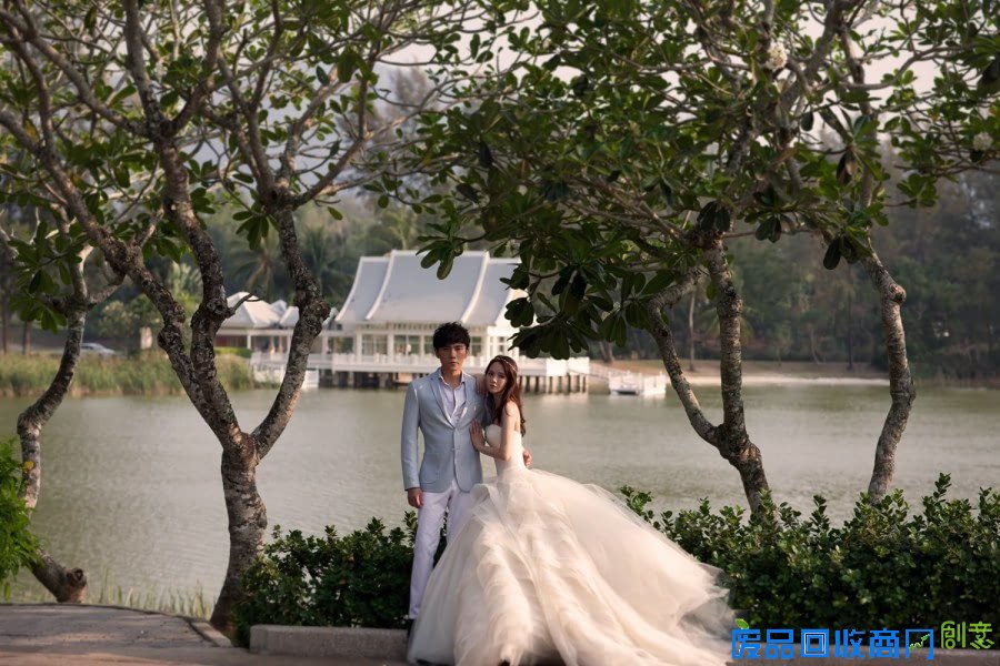 秦昊伊能静婚纱照曝光 唯美浪漫幸福满溢