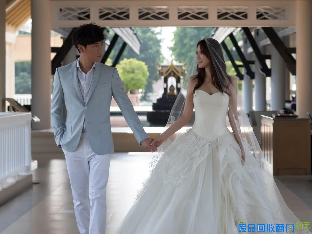 秦昊伊能静婚纱照曝光 唯美浪漫幸福满溢