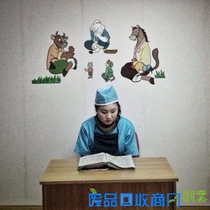 美国男子唯美作品：“浴缸中的女人”