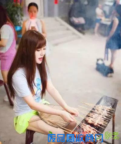 搞笑图片：妹子你的铁菊功练得出神入化啊