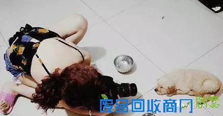 搞笑图片：妹子你的铁菊功练得出神入化啊