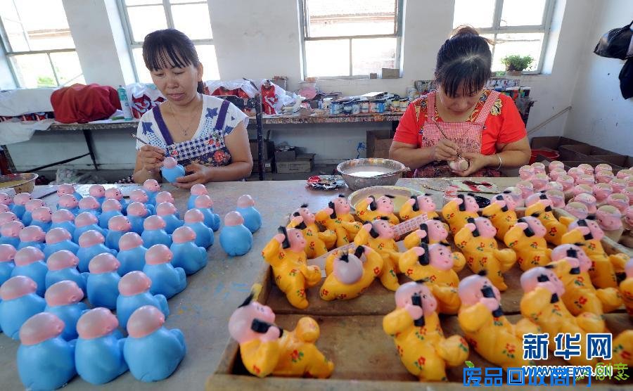 （经济）（1）河北霸州：小泥人撬动文化产业大市场