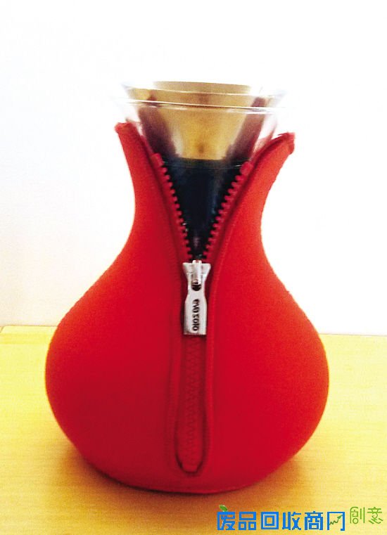 创意家居用品：“我把毛衣都穿上了，你就让我看这个？”