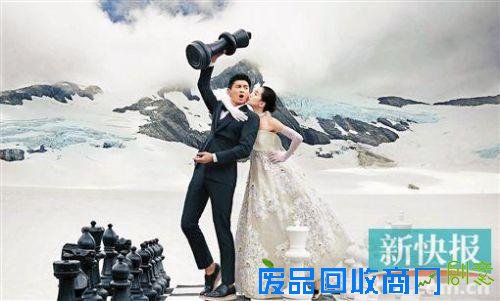 吴奇隆、刘诗诗婚纱照曝光互动甜蜜温馨（图）