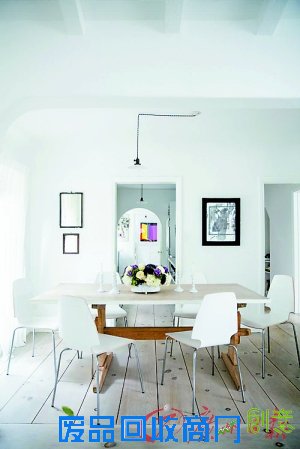 隐喻生命萌芽的淡绿和明黄搭配,吐露出大自然清新的气息。