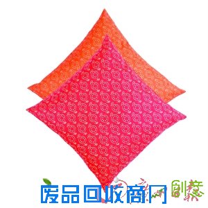 花朵也是餐厅不能缺少的重要装饰道具。