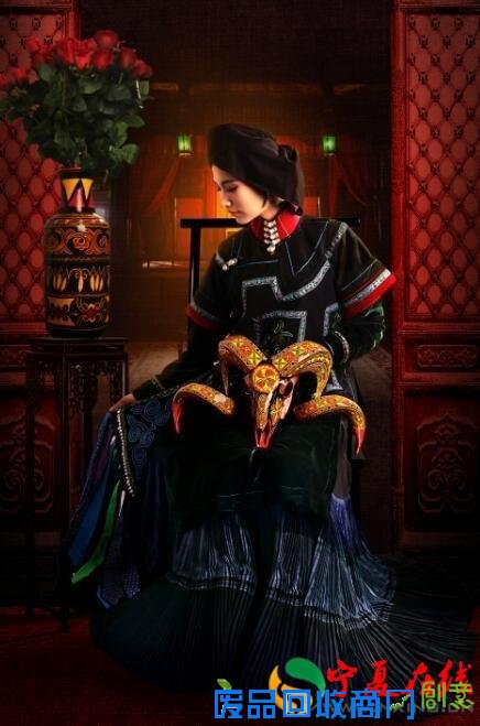 彝族女孩 拍下最炫民族风