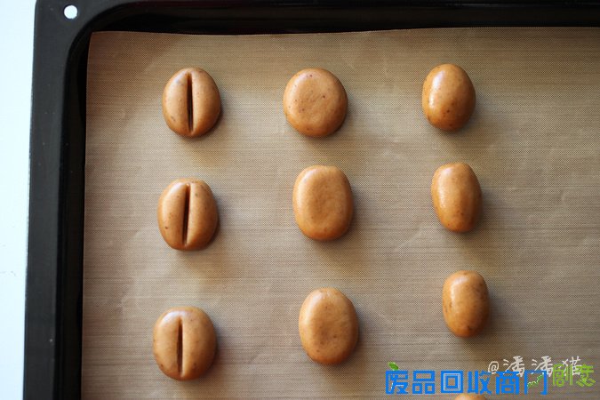 深秋的雀巢金牌咖啡下午茶--摩卡咖啡豆饼干配菊香拿铁咖啡