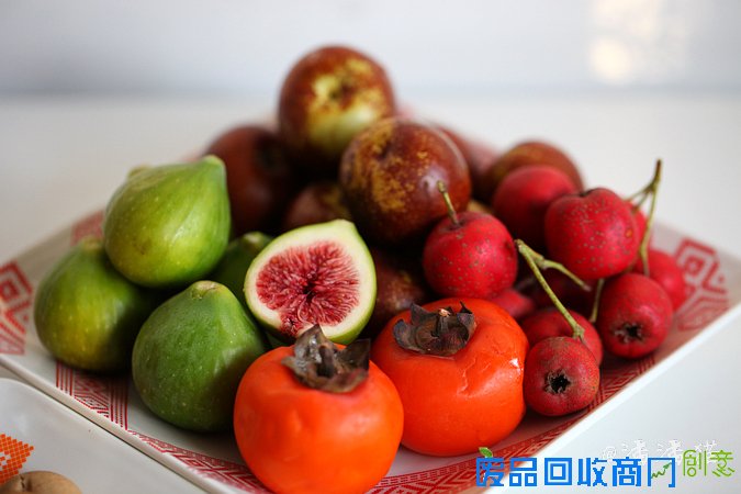 深秋的雀巢金牌咖啡下午茶--摩卡咖啡豆饼干配菊香拿铁咖啡