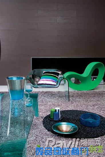 冰冰凉蓝色玻璃家品 视觉触觉上给空间降温