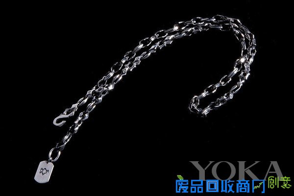 鹿晗宋仲基 你们笔直的老公们都爱戴哪些珠宝(图)