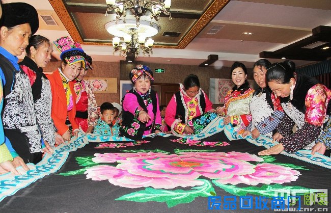 2016阿坝州羌绣精品培训班在茂县古羌城开班