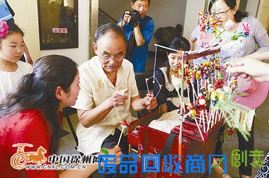 非遗展示让市民更爱家乡文化