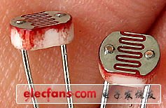 电子制作:数字电路智能循迹小车