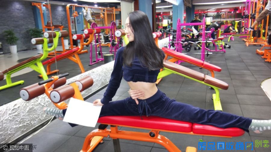 组图:惊艳or惊悚?柔术美女刘藤劈叉秀A4腰