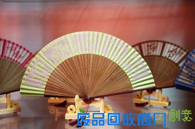全国最大剪纸扇展将开展 1套20把百蝶折扇值6万