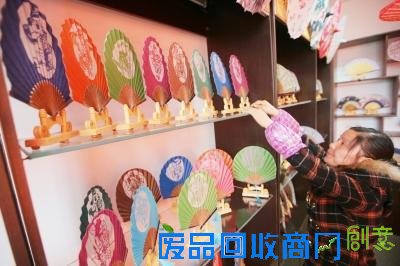 全国最大剪纸扇展将开展 1套20把百蝶折扇值6万