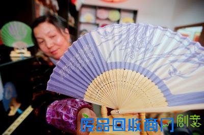 全国最大剪纸扇展将开展 1套20把百蝶折扇值6万