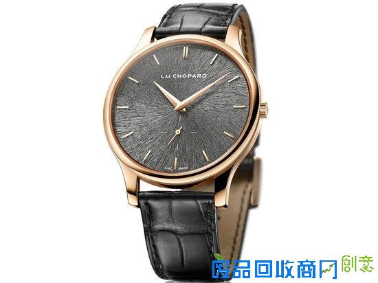 女戴珠宝男戴表 情侣出街如何变着花样秀恩爱