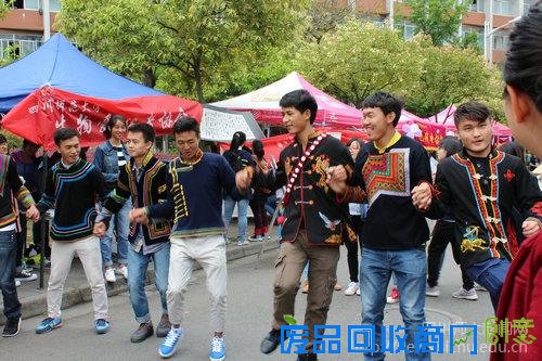 川师举办“3.28”社团文化博览会游园活动