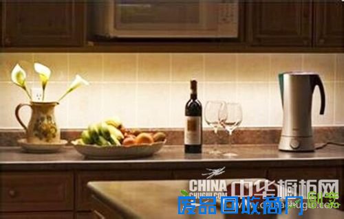 感应橱柜灯 增添厨房小情趣