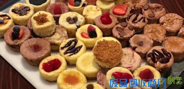 套牢女友先擒胃！男網友手烤50個小蛋糕當生日禮..