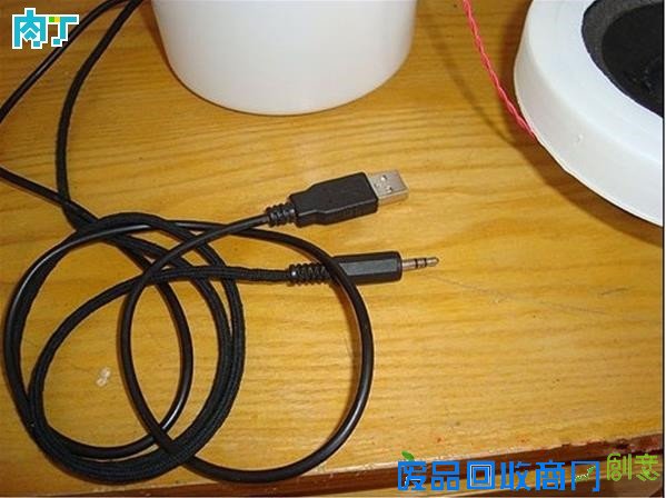 手工DIY电子科技小制作 用塑料桶做个小音箱教程◆肉丁儿童网