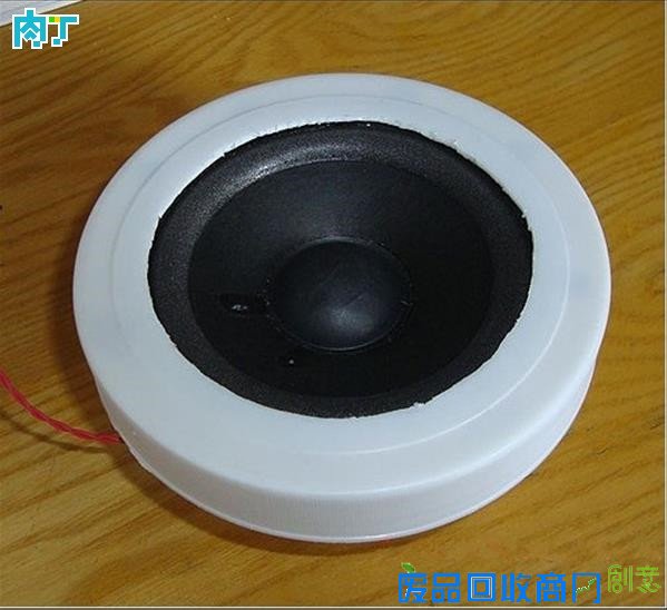 手工DIY电子科技小制作 用塑料桶做个小音箱教程◆肉丁儿童网