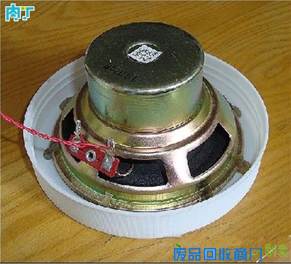 手工DIY电子科技小制作 用塑料桶做个小音箱教程◆肉丁儿童网