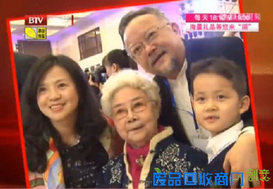 68岁王刚头发胡子全变白8岁可爱儿子曝光(图)