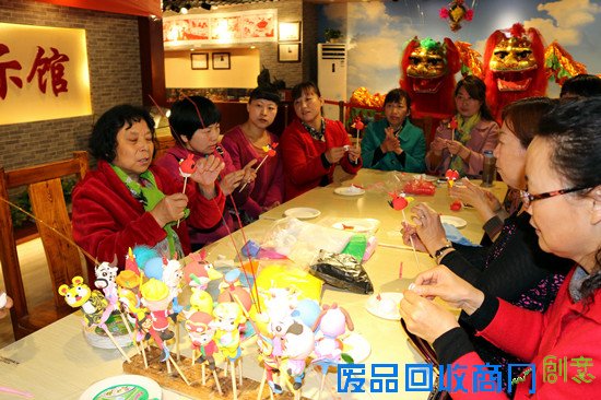 郑州高新区非物质文化展示馆首期面塑、纸艺花手工制作体验班开课