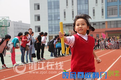 享受运动放飞梦想 星海学校举行春季趣味运动会
