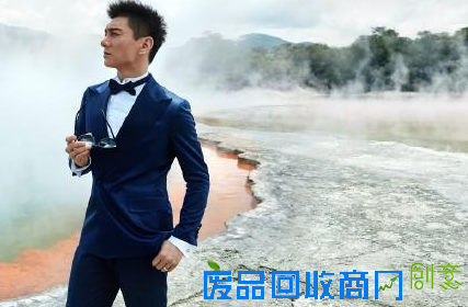 刘诗诗婚纱照曝光 姿态亲密画面唯美甜蜜