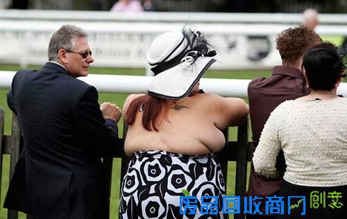 点击图片进入下一张