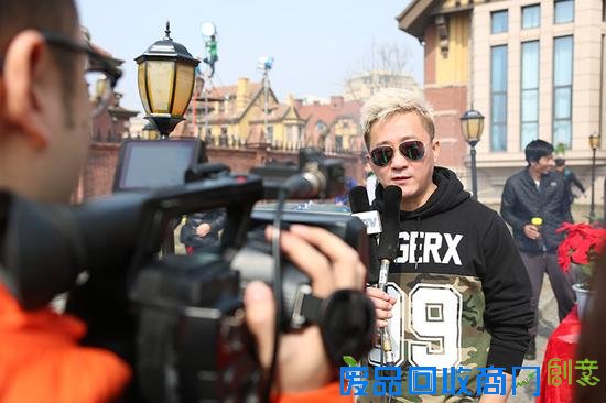 《东北往事》开机 贾乃亮马丽演绎走心囧事喜剧