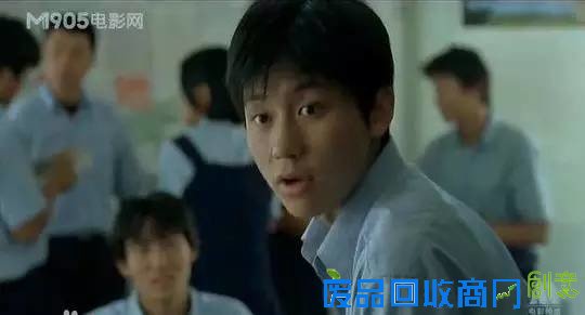 她是班花，比赵薇成名早，不炒作零绯闻一直难红