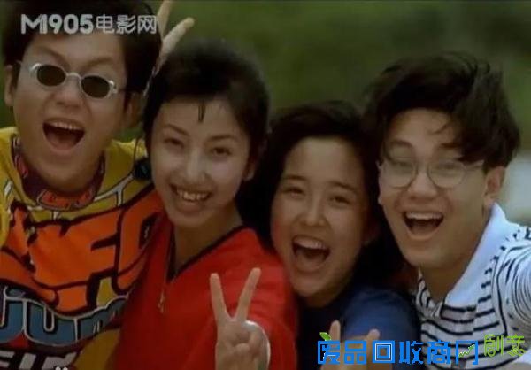 她是班花，比赵薇成名早，不炒作零绯闻一直难红