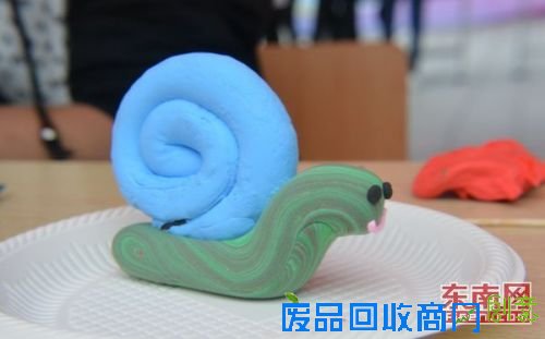 凤凰、蜗牛、鲸鱼 宁德师院学生创意面塑引围观