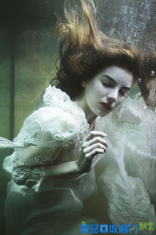 童话般的视觉效果 唯美清新的水下摄影（5）