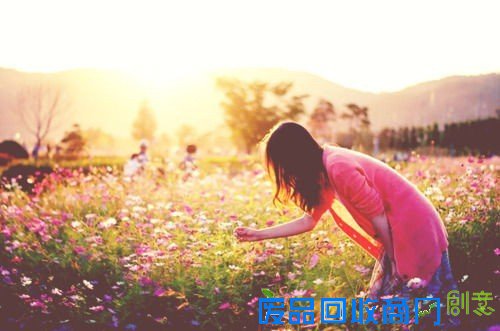 唯美的侧脸女生图片 长发飘飘 一张侧脸人民快报网