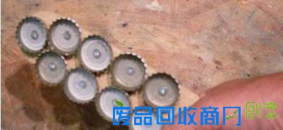 【创意手工】瓶盖这么用，孩子都笑开花了