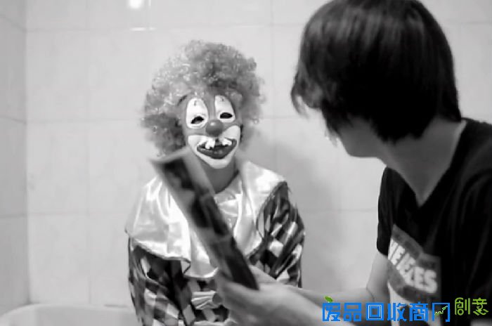 趣味创意黑白宣传短片《孤独先生》