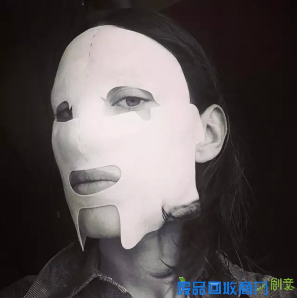 那些国外明星自毁形象晒面膜自拍