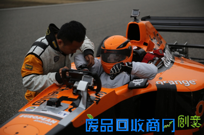 你想亲自驾驶F1赛车吗？还剩最后三个名额！